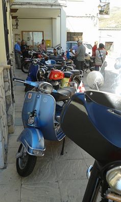 amigos de motos antiguas en Padules